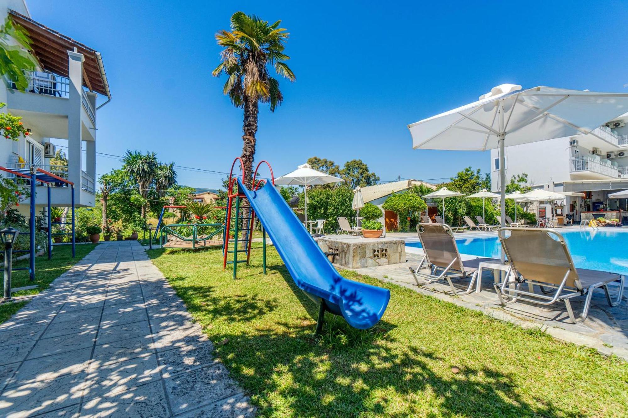 Angela Hotel & Apartments Гувія Екстер'єр фото