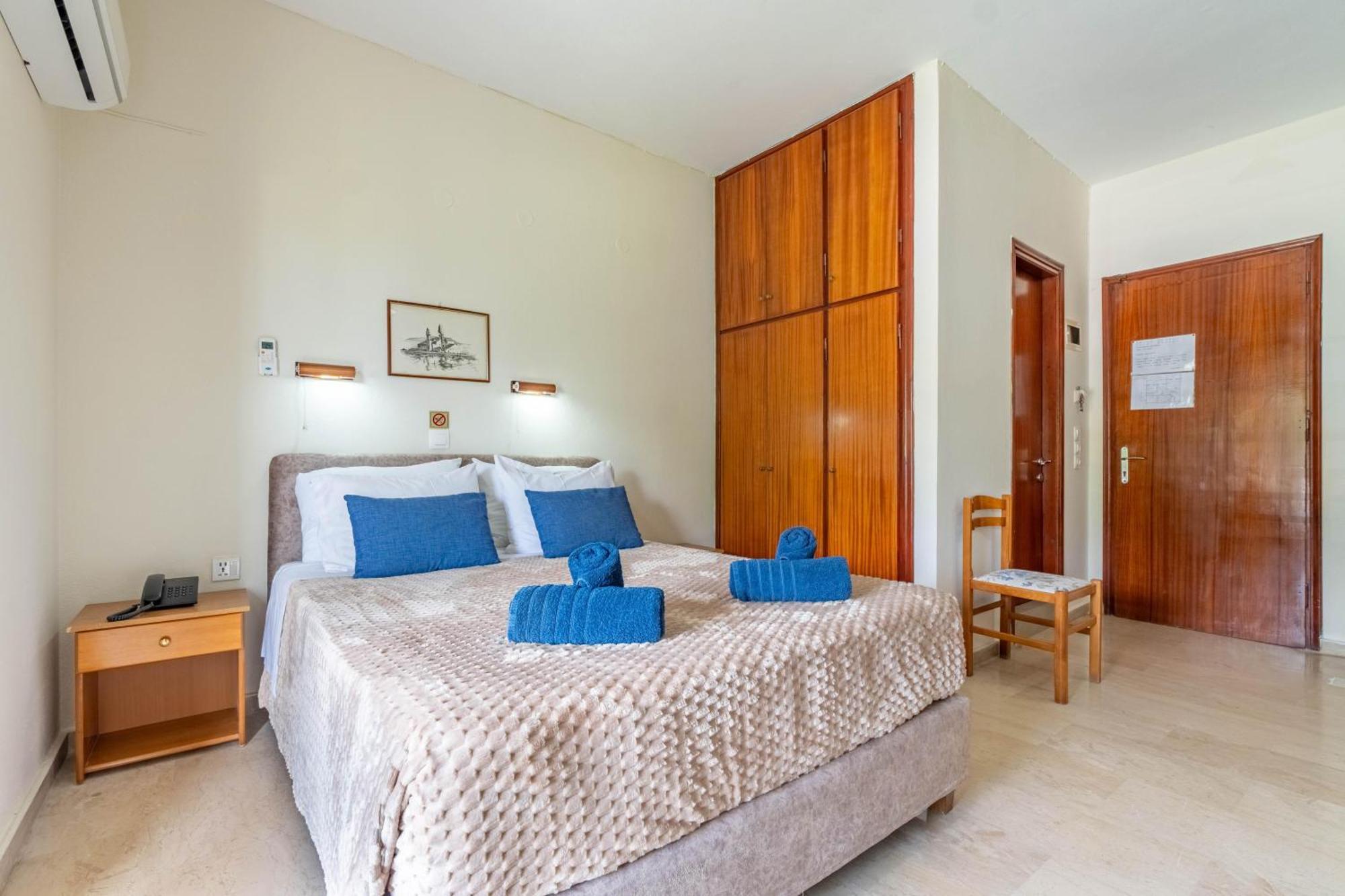 Angela Hotel & Apartments Гувія Екстер'єр фото
