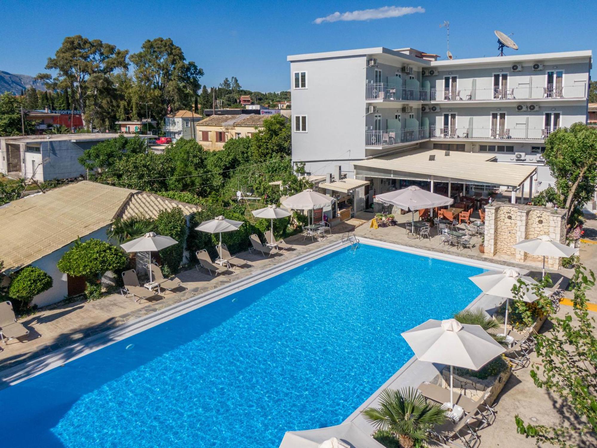 Angela Hotel & Apartments Гувія Екстер'єр фото