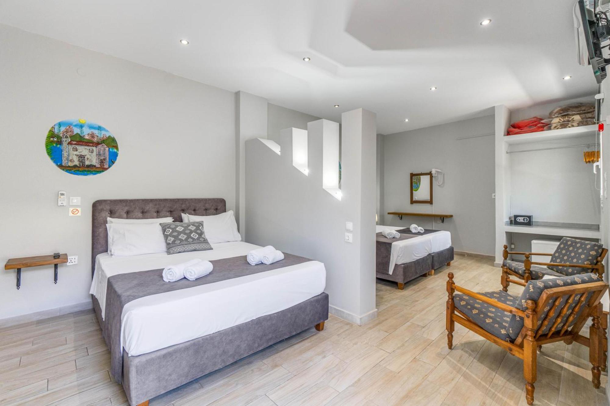 Angela Hotel & Apartments Гувія Екстер'єр фото