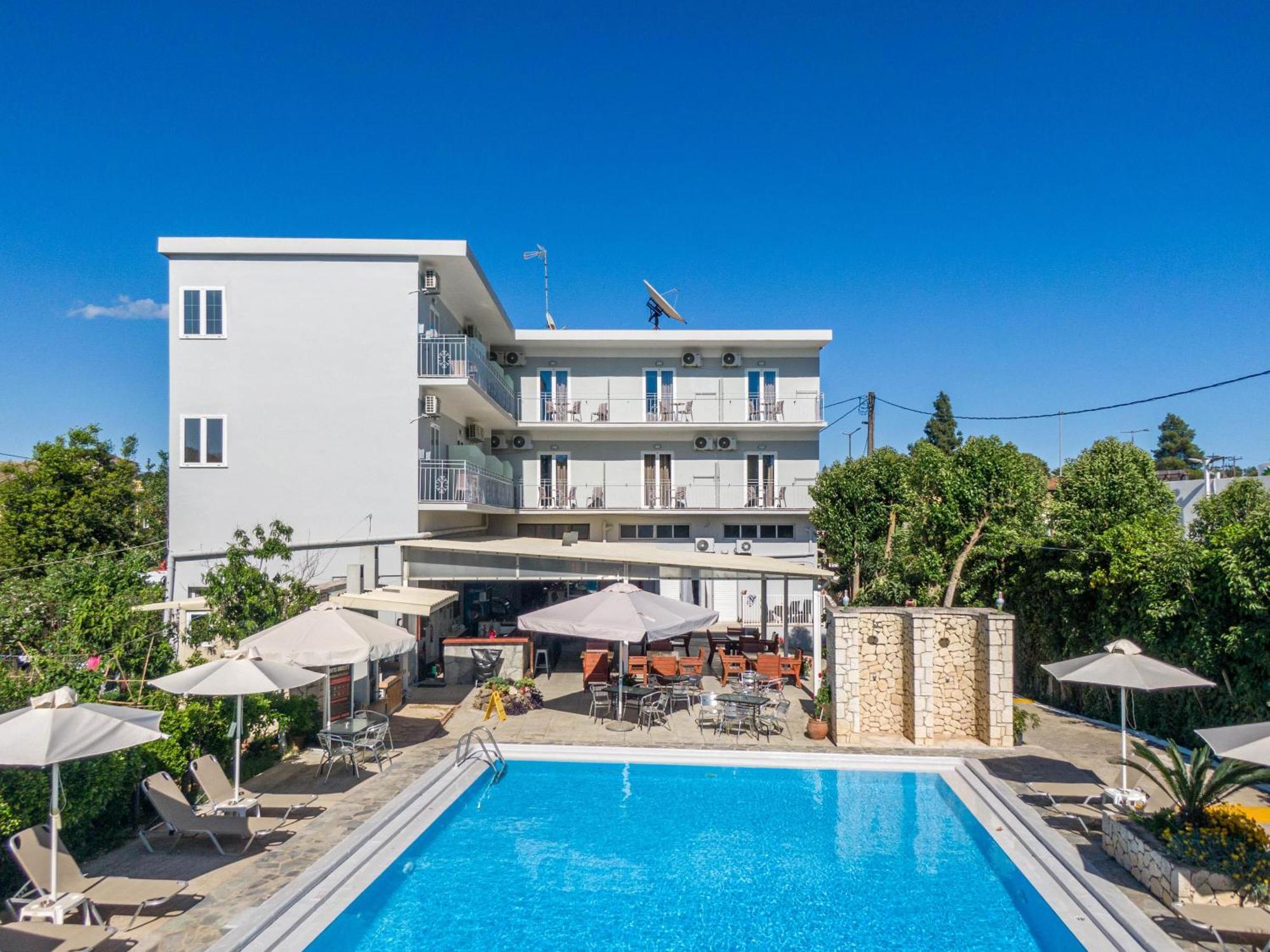 Angela Hotel & Apartments Гувія Екстер'єр фото